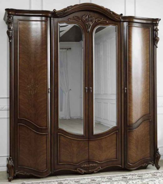 خزانة بأربعة أبواب في دلهي