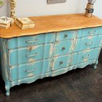 جعل القديم مع الجلد