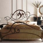 غرفة نوم مع صورة سرير مطاوع