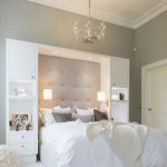 غرفة نوم بألوان زاهية