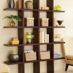 رف في الداخل