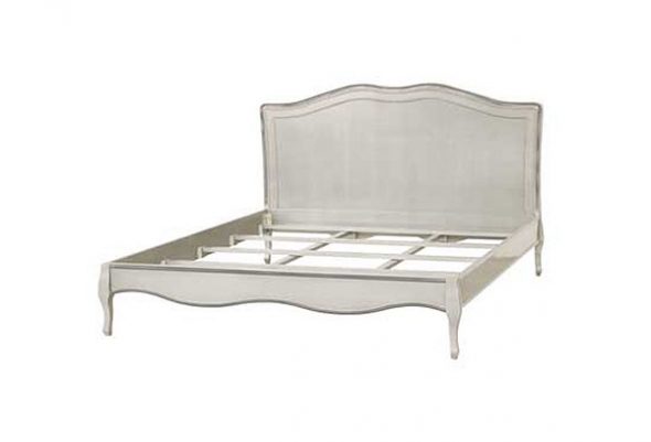 أسلوب بروفانس في سرير غرفة النوم