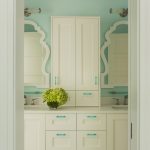 خزانة تحت الحوض الأبيض