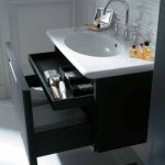 مجلس الوزراء الحمام مع بالوعة