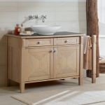 خزانة تحت المغسلة من الخشب