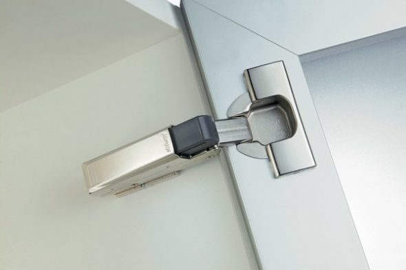 تركيب الخزانات في المطبخ