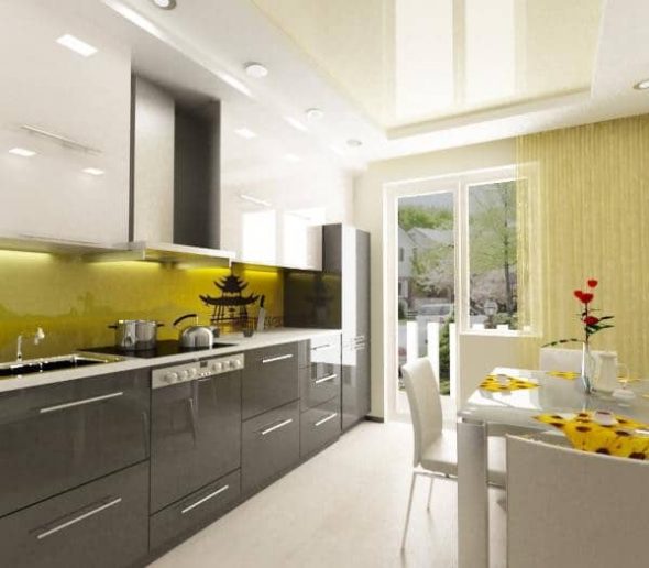 تتيح خزائن الحائط الطويلة الاستخدام الفعال لمساحة المطبخ.