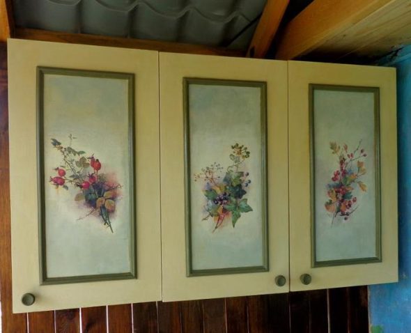 نحن تزيين خزانة الملابس القديمة