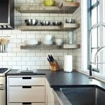 رفوف خشبية الزاوية