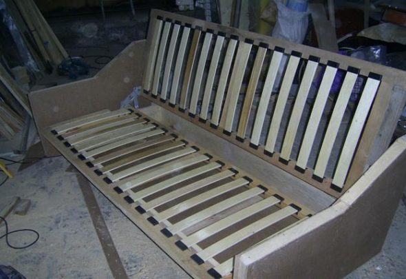 أريكة تفعل ذلك بنفسك