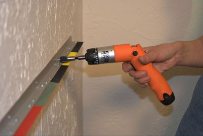 أداة للتثبيت