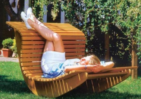 كرسي هزاز لإعطاء