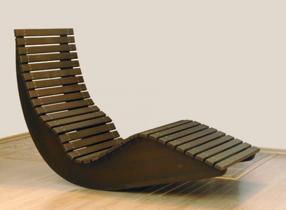 كرسي الخشب الرقائقي