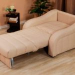 كرسي سرير بيج