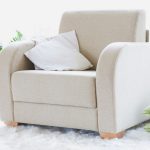 الصورة سرير كرسي