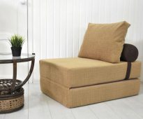 كرسي سرير بيج