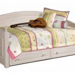 أريكة سرير اللوتس