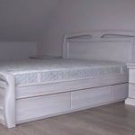 سرير من الخشب الطبيعي مع أدراج لأجل