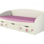 السرير في سن المراهقة rosalia