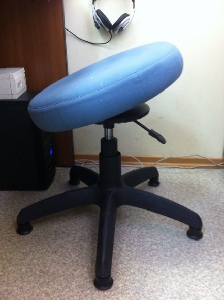 كرسي بدون ظهر