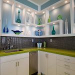 رفوف الزاوية في المطبخ