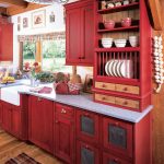 مجفف للأطباق في مجلس الوزراء من الخشب