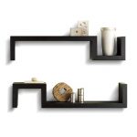 polichka على الحائط