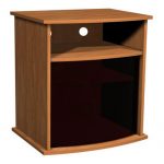 إلى اتخاذ موقف مع يديه