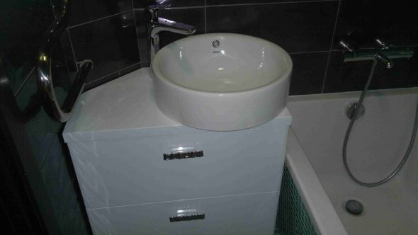 اصنع خزانة تحت الحوض بيديك من البلاستيك