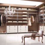 الأشياء في خزانة