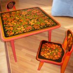 أنت متعب أو ممل من الجدول القديم ، ويمكنك تحديثه بواسطة decoupage