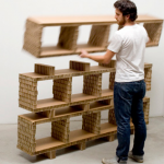 رف من الورق المقوى إلى المنزل