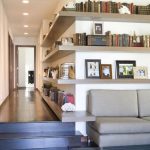 رفوف ركن الزاوية