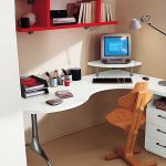 كرسي خشبي المدرسة