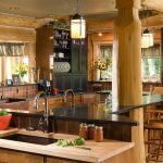 رف طبق في خزانة المطبخ