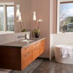 منضدة تحت المغسلة