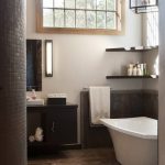 رفوف الزاوية في الحمام