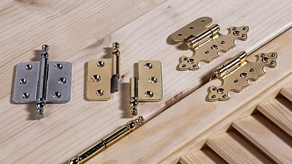 استبدال الأثاث يتوقف بأيديهم