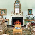 مرآة فوق الموقد