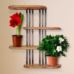 تقف زهرة خشبية