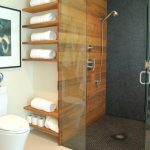 أرفف خشبية للمناشف