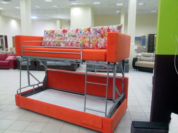 أريكة قابلة للتحويل إلى سرير بطابقين