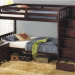 محول سرير علوي من مستويين مع صناديق سلم