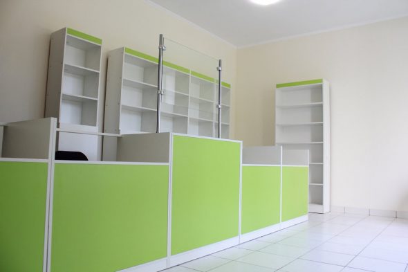 إنتاج وتجميع أثاث المكاتب