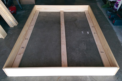 إطار الصورة السرير