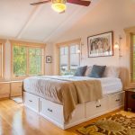 سرير مع صناديق التخزين