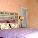 سرير في الداخل الحديثة - الكثير من الأفكار الملهمة