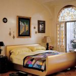 لا يمكنك النوم القدمين على الباب وفقا للقواعد.