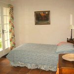 قدم إلى الشرفة