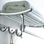 الجرف للمناشف في الحمام معدن